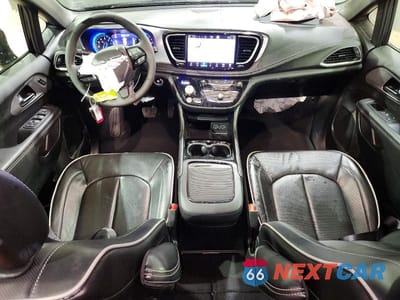 Zdjęcie 8 z 13 samochodu: 2025 CHRYSLER PACIFICA LIMITED VIN:2C4RC1GG3SR566427 - miniatura