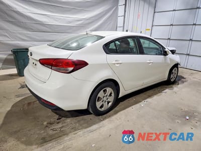 Trzecie zdjęcie samochodu z tyłu: 2018 KIA FORTE LX VIN:3KPFK4A79JE167442 - miniatura