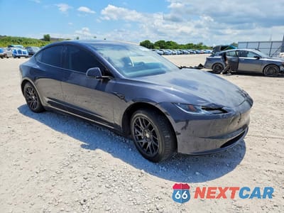 Czwarte zdjęcie samochodu z boku: 2024 TESLA MODEL 3 VIN:5YJ3E1EB1RF808659 - miniatura