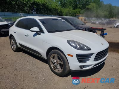 Czwarte zdjęcie samochodu z boku: 2016 PORSCHE MACAN S VIN:WP1AB2A56GLB41165 - miniatura