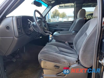 Zdjęcie 7 z 12 samochodu: 2005 GMC NEW SIERRA C1500 VIN:2GTEC19T451316156 - miniatura