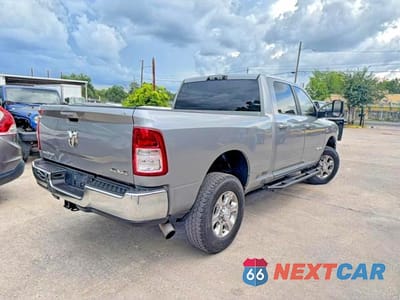 Czwarte zdjęcie samochodu z boku: 2020 RAM 2500 BIG HORN VIN:3C6UR5DL7LG313966 - miniatura
