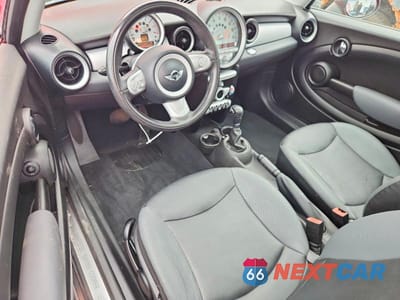 Zdjęcie 8 z 12 samochodu: 2010 MINI COOPER CLUBMAN VIN:WMWML3C51ATX37058 - miniatura