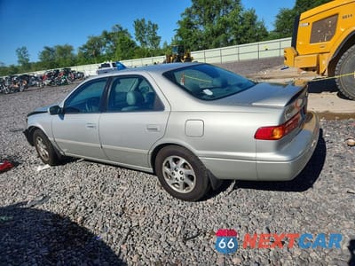 Drugie zdjęcie samochodu z przodu: 2000 TOYOTA CAMRY LE VIN:4T1BG22K7YU695933 - miniatura