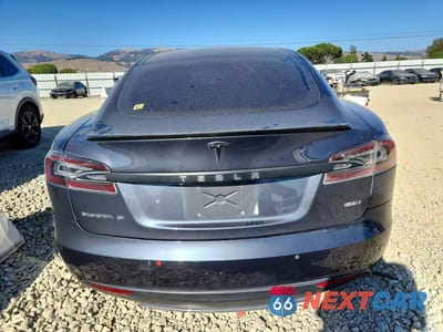 Zdjęcie 6 z 13 samochodu: 2016 TESLA MODEL S VIN:5YJSA1E27GF131444 - miniatura