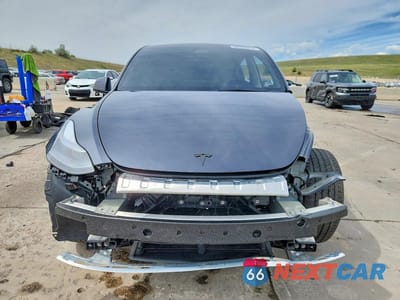 Piąte zdjęcie samochodu w środku: 2025 TESLA MODEL Y VIN:7SAYGDEE7SF258968 - miniatura