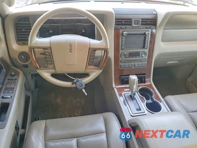 Zdjęcie 8 z 13 samochodu: 2013 LINCOLN NAVIGATOR VIN:5LMJJ2H55DEL04858 - miniatura
