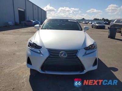 Piąte zdjęcie samochodu w środku: 2017 LEXUS IS 200T VIN:JTHBA1D25H5055385 - miniatura