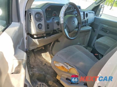 Zdjęcie 8 z 13 samochodu: 2013 FORD ECONOLINE E350 SUPER DUTY CUTAWAY VAN VIN:1FDWE3FL0DDA05708 - miniatura