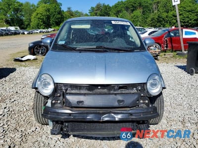 Piąte zdjęcie samochodu w środku: 2015 FIAT 500 POP VIN:3C3CFFAR7FT507585 - miniatura