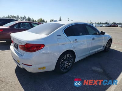 Trzecie zdjęcie samochodu z tyłu: 2019 BMW 530E VIN:WBAJA9C51KB392651 - miniatura