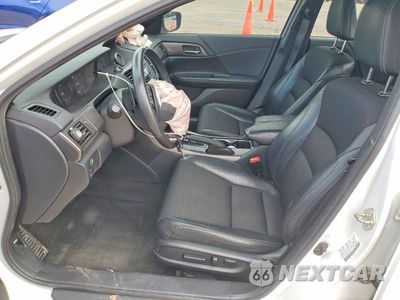 Zdjęcie 7 z 12 samochodu: 2016 HONDA ACCORD SPORT VIN:1HGCR2F68GA074766 - miniatura