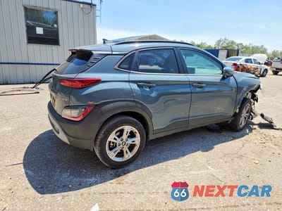 Trzecie zdjęcie samochodu z tyłu: 2023 HYUNDAI KONA SEL VIN:KM8K6CAB1PU931064 - miniatura