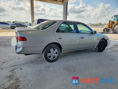 Trzecie zdjęcie samochodu z tyłu: 2000 TOYOTA CAMRY LE VIN:4T1BG22K5YU012465 - miniatura