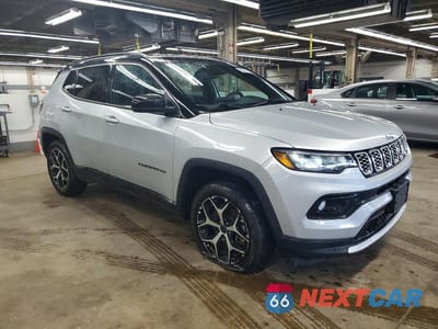 Czwarte zdjęcie samochodu z boku: 2025 JEEP COMPASS LIMITED VIN:3C4NJDCN8ST556869 - miniatura