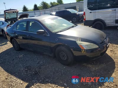 Czwarte zdjęcie samochodu z boku: 2003 HONDA ACCORD LX VIN:1HGCM56353A038310 - miniatura