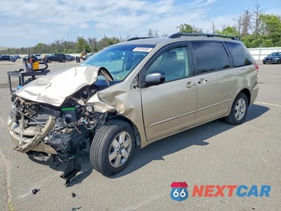 2004 TOYOTA SIENNA LE 7 PASSENGER 5TDZA23C94S099975 - główne zdjęcie licytacji z USA - miniatura
