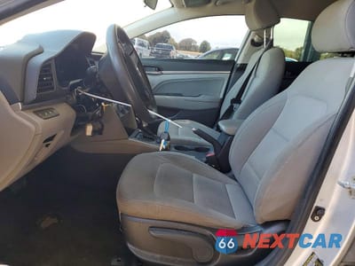 Zdjęcie 7 z 12 samochodu: 2019 HYUNDAI ELANTRA SEL VIN:KMHD84LF7KU767711 - miniatura