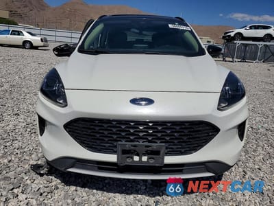 Piąte zdjęcie samochodu w środku: 2020 FORD ESCAPE SE SPORT VIN:1FMCU0BZ2LUC56002 - miniatura