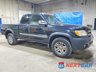 Czwarte zdjęcie samochodu z boku: 2004 TOYOTA TUNDRA ACCESS CAB SR5 VIN:5TBRT34114S452506 - miniatura