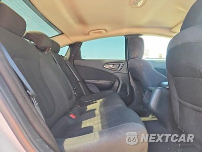 Zdjęcie 10 z 12 samochodu: 2015 CHRYSLER 200 LIMITED VIN:1C3CCCAB8FN744001 - miniatura