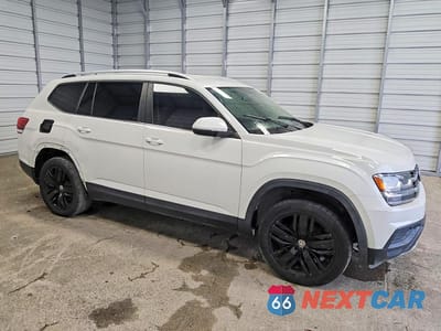 Czwarte zdjęcie samochodu z boku: 2018 VOLKSWAGEN ATLAS S VIN:1V2AP2CA1JC547227 - miniatura