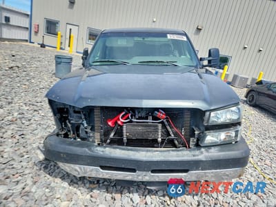 Piąte zdjęcie samochodu w środku: 2003 CHEVROLET SILVERADO K2500 HEAVY DUTY VIN:1GCHK29183E185183 - miniatura