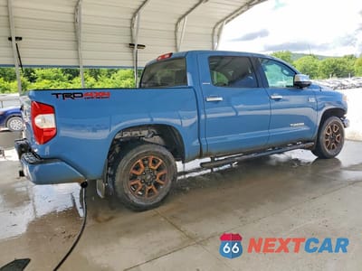 Trzecie zdjęcie samochodu z tyłu: 2018 TOYOTA TUNDRA CREWMAX LIMITED VIN:5TFHW5F19JX714894 - miniatura