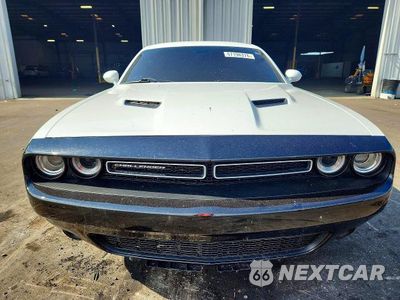 Piąte zdjęcie samochodu w środku: 2020 DODGE CHALLENGER SXT VIN:2C3CDZAG8LH210237 - miniatura