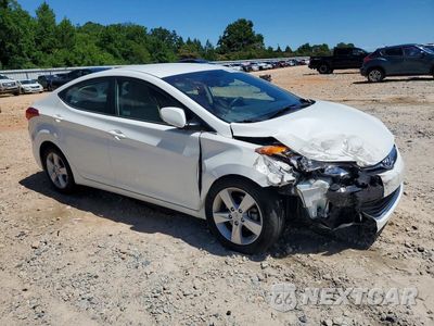 Czwarte zdjęcie samochodu z boku: 2013 HYUNDAI ELANTRA GLS VIN:5NPDH4AE1DH334977 - miniatura