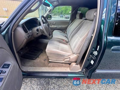 Piąte zdjęcie samochodu w środku: 2003 TOYOTA TUNDRA ACCESS CAB SR5 VIN:5TBBT44163S430930 - miniatura