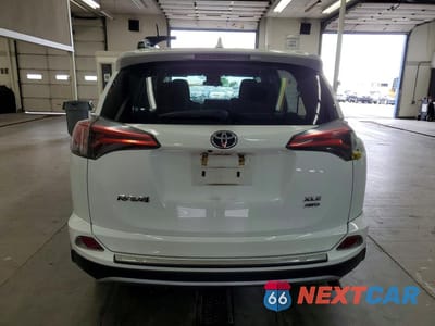 Zdjęcie 6 z 14 samochodu: 2018 TOYOTA RAV4 XLE VIN:2T3RFREV5JW838052 - miniatura