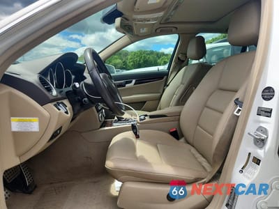 Zdjęcie 7 z 12 samochodu: 2014 MERCEDES-BENZ C 300 4MATIC VIN:WDDGF8AB6ER317155 - miniatura