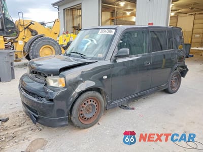 2006 TOYOTA SCION XB JTLKT324464079373 - główne zdjęcie licytacji z USA - miniatura