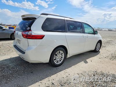 Trzecie zdjęcie samochodu z tyłu: 2017 TOYOTA SIENNA XLE 8-PASSENGER VIN:5TDYZ3DCXHS845896 - miniatura