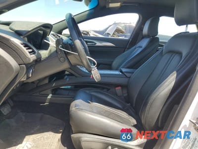 Zdjęcie 7 z 13 samochodu: 2020 LINCOLN MKZ VIN:3LN6L5A9XLR622570 - miniatura