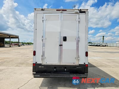 Zdjęcie 6 z 13 samochodu: 2022 GMC SAVANA DELIVERY TRUCK VIN:1GD07SF75N1226463 - miniatura