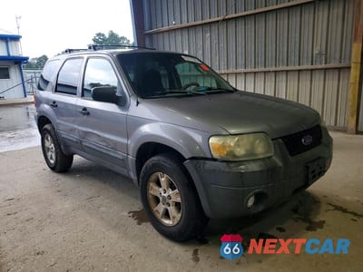 Czwarte zdjęcie samochodu z boku: 2007 FORD ESCAPE XLT VIN:1FMYU03137KA10625 - miniatura