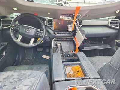 Zdjęcie 8 z 12 samochodu: 2024 TOYOTA TUNDRA CREWMAX LIMITED VIN:5TFJA5DB6RX172144 - miniatura