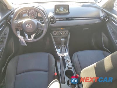 Zdjęcie 8 z 13 samochodu: 2016 SCION IA BASE VIN:3MYDLBZV0GY143387 - miniatura
