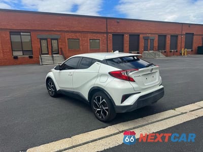 Trzecie zdjęcie samochodu z tyłu: 2018 TOYOTA C-HR XLE VIN:NMTKHMBX0JR023438 - miniatura