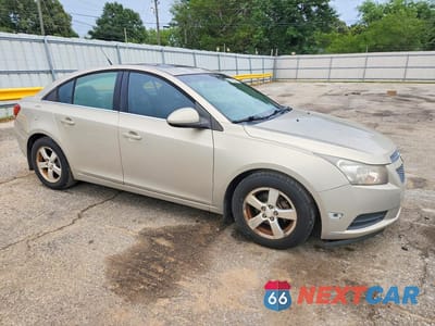 Czwarte zdjęcie samochodu z boku: 2011 CHEVROLET CRUZE LT VIN:1G1PG5S96B7109634 - miniatura