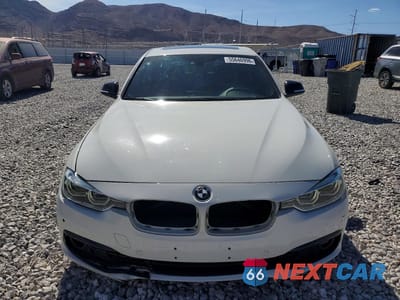 Piąte zdjęcie samochodu w środku: 2017 BMW 330 I VIN:WBA8B9C39HK885058 - miniatura
