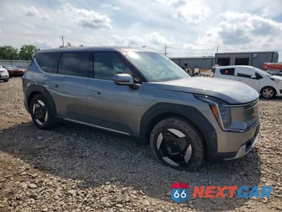 Czwarte zdjęcie samochodu z boku: 2024 KIA EV9 VIN:KNDAA5S28R6018902 - miniatura