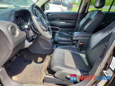 Zdjęcie 7 z 13 samochodu: 2014 JEEP COMPASS LATITUDE VIN:1C4NJDEB6ED688266 - miniatura