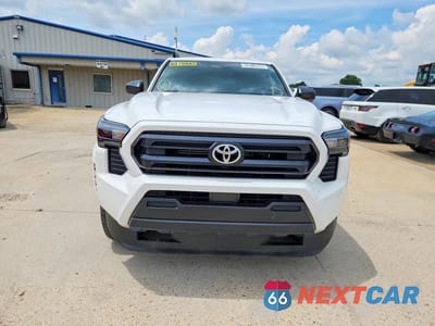 Piąte zdjęcie samochodu w środku: 2024 TOYOTA TACOMA SR VIN:3TYJDAHN2RT006623 - miniatura