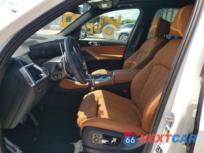 Zdjęcie 7 z 14 samochodu: 2026 BMW X5 M60I VIN:5UX33EU0XT9317620 - miniatura