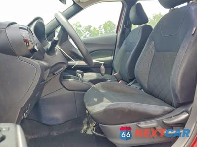 Zdjęcie 7 z 13 samochodu: 2018 NISSAN KICKS SV VIN:3N1CP5CU4JL505387 - miniatura