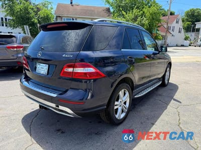 Trzecie zdjęcie samochodu z tyłu: 2015 MERCEDES-BENZ ML 350 4MATIC VIN:4JGDA5HB7FA461597 - miniatura