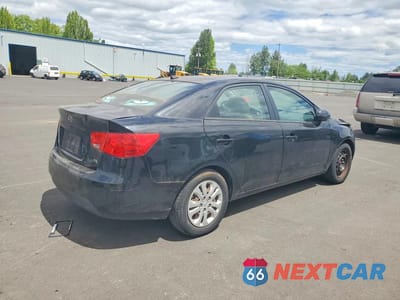 Trzecie zdjęcie samochodu z tyłu: 2013 KIA FORTE VIN:KNAFU4A21D5708169 - miniatura